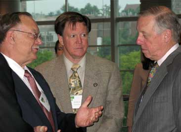 Joe Macek and Jim McGuire welcoming Phil Bredesen, Governor of Tennessee to DAMOP